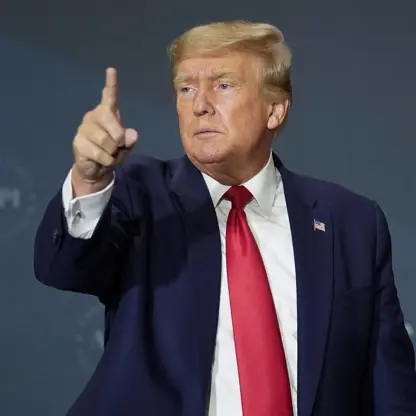 CNN : ترامپ هیوادارە هێرشەکانی ئەمریکا ئێران بگەڕێنێتەوە سەر مێزی دانووستان
