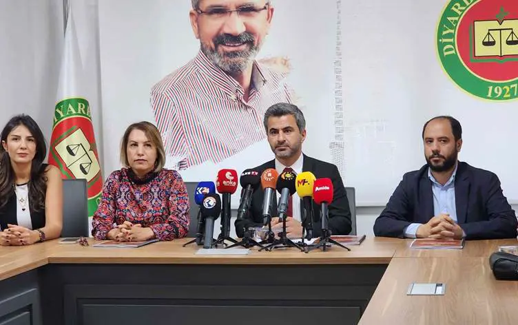 Baroya Diyarbekirê rapora ‘Pirsa Kurd’ eskere kir: ‘Divê pênaseya Tirkbûnê ji destûrê derkeve’