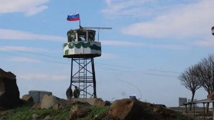 Rus güçleri Golan'daki gözlem noktalarindan çekildi