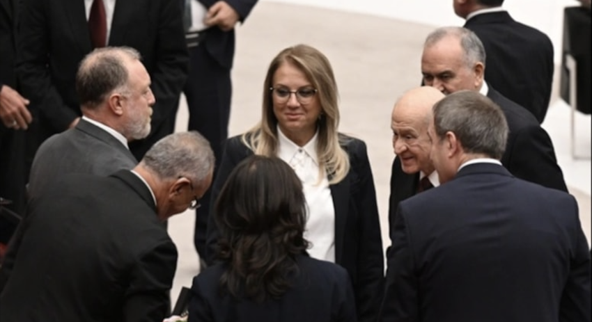 Karayilan: Pêvajoyeke çareseriyê nîne, divê ti kes xeyalên wiha neke!