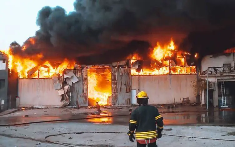 Li seha sanayiya bajarê Silêmaniyê agir bi 2 depoyan ket