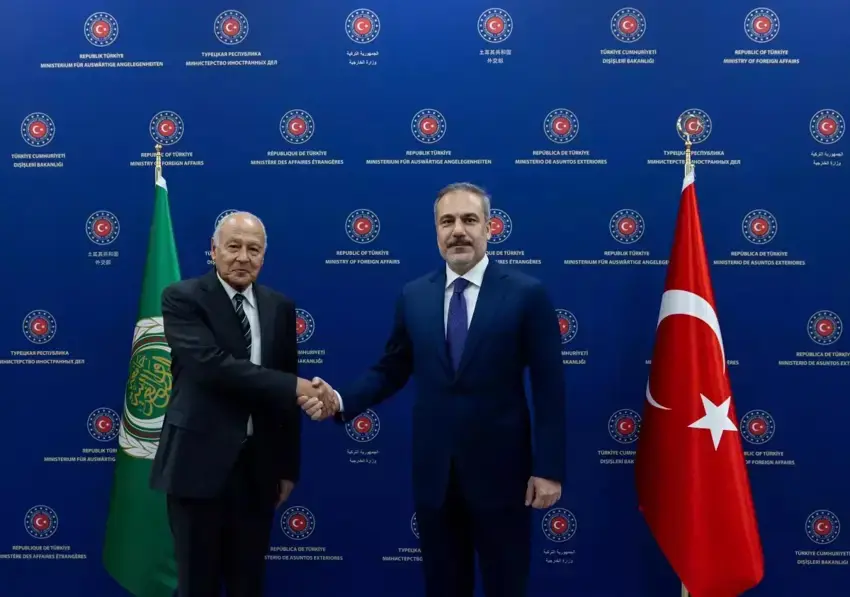 Hakan Fîdan û Sekreterê Gistî yê Komkara Ereban civiyan