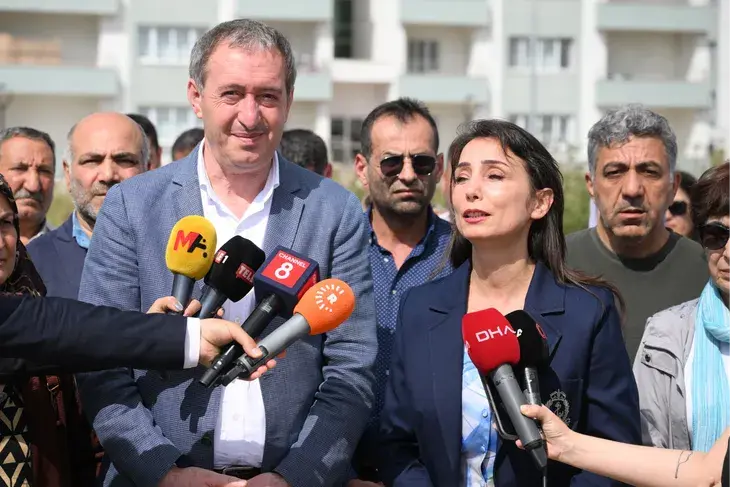 Hevserokên DEM Partiyê serdana Demîrtaş kirin 