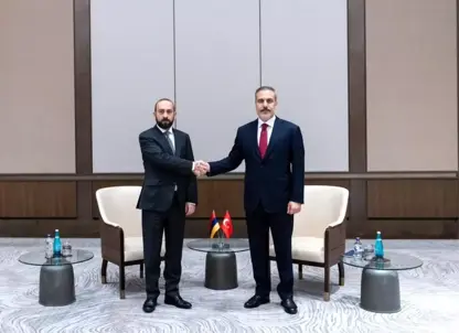 Ermenistan Dışişleri Bakanı, mevkidaşı Hakan Fidan ile bir araya geldi 