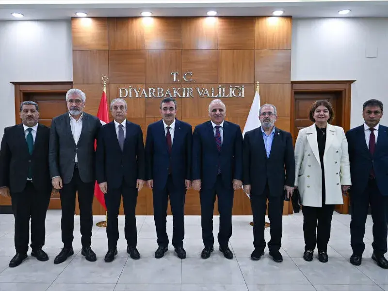 Cîgirê serokkomarê Tirkiyê Cevdet Yilmaz seredana Diyarbekirê kir