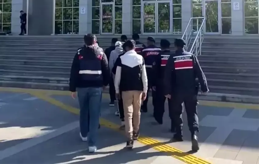 Bi sedema di medya de propoganda PKK/KCKê kirine dadger 4 kesan sand zîndanê