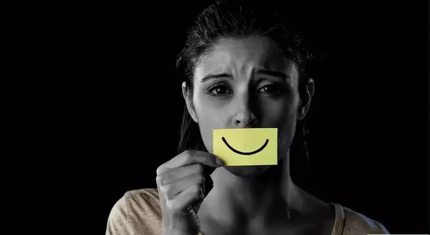 ئایا خەمۆکی دەبێتە هۆی قەڵەوی؟ / پەیوەندییەکی سەیر لە نێوان خەمۆکی و کێشدا