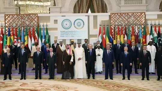 Komkara Erebî li Riyadê civiya: Erdogan û Esed ketin heman dîmenê