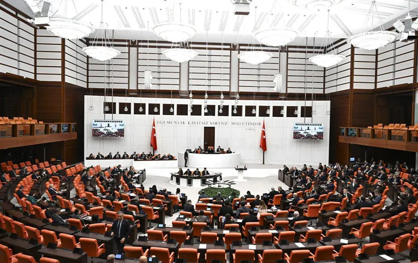 3’ü DEM Partili 5 vekilin fezlekesi Meclis’te!