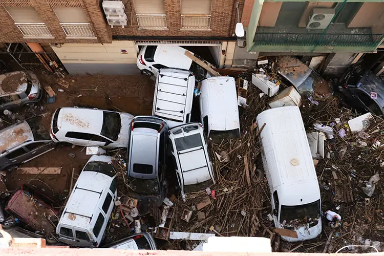 Ispanya'daki sel felaketinde ölü sayisi 211'e çikti!