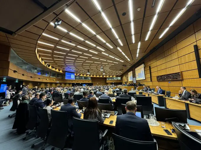 ئۆلیانۆڤ : دەرکردنی بڕیارنامەیەک دژی ئێران هەڵەیەکی گەورەیە