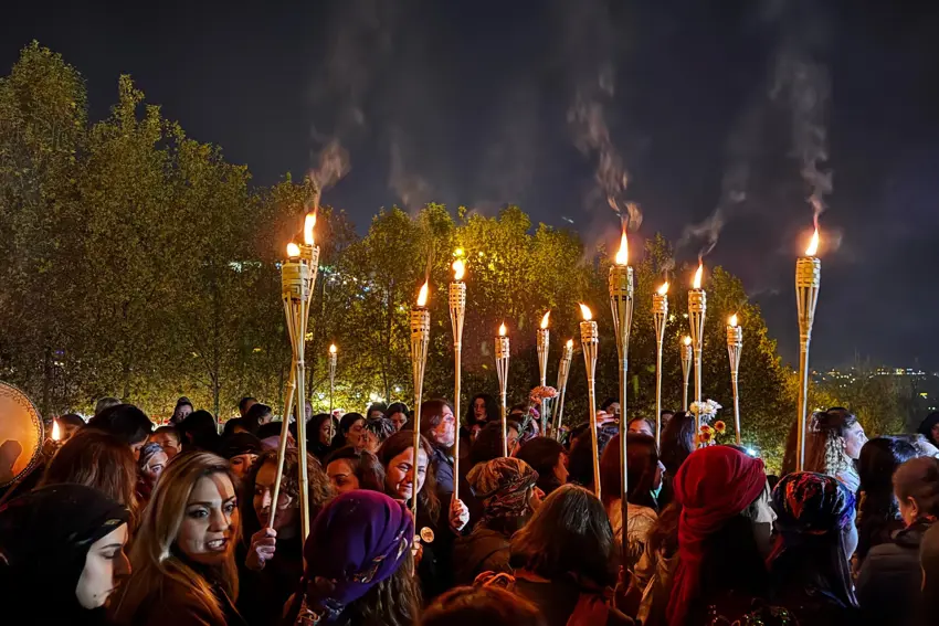 Valilik ‘Jin, Jîyan, Azadî’ sloganini yasakladi! Kadinlar yasagi dinlemedi