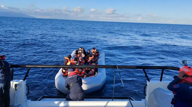 Balikesir'de 18 düzensiz göçmen yakalandi!