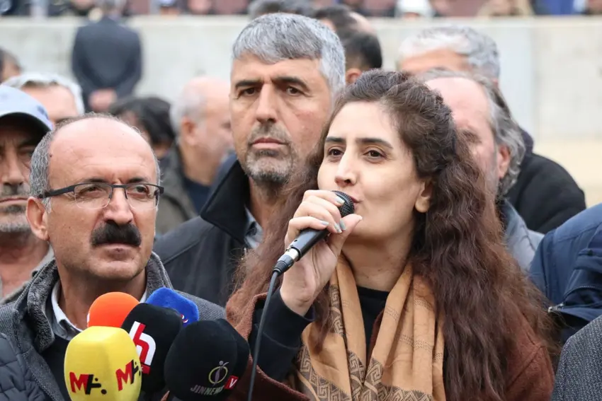 Dersim Belediye Esbaskani Birsen Orhan gözaltina alindi!