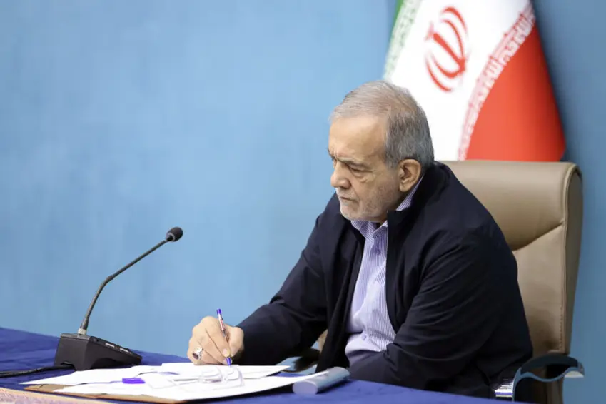 مه‌سعوود پزیشكیان : بۆ ئێمه‌ جیاوازی ناكات كێ سه‌رۆكی ئه‌مریكا بێت