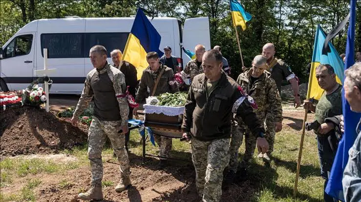 Ukrayna: 563 askerimizin cenazelerini ülkeye getirdik