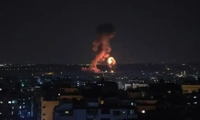 Di êrîsên Îsraîlê yên li derdora Helebê de leskerên Sûriyeyê birîndar bûne