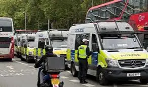 Li Atîna û Selanîkê operasyon kirin ser rêxistinên sûc yên Tirkan: 16 binçavkirî hene