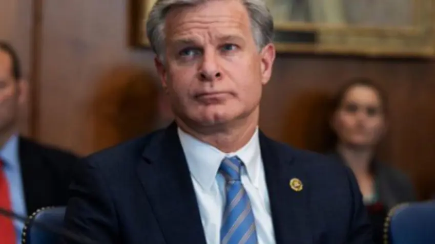 بەڕێوبەری FBI دەستی لەکارکشاندەوە