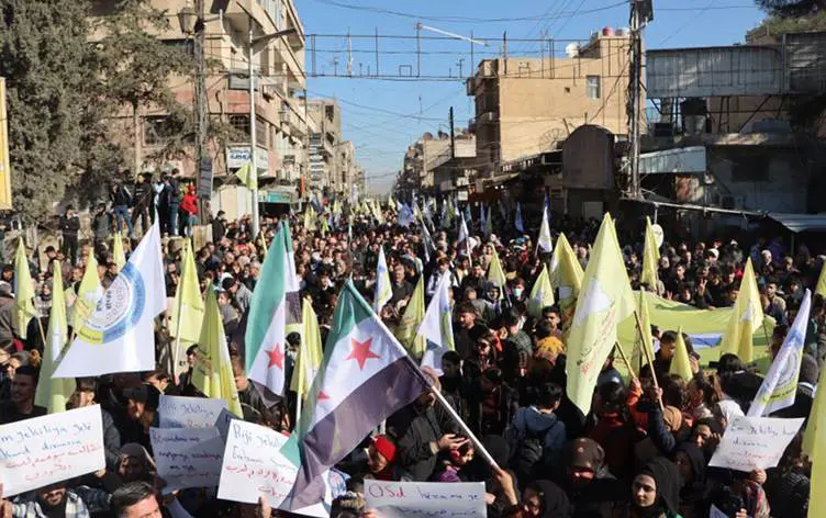 Di xwepêsandana li Qamîslo de HSDê bê posterên Öcalan û ala PKKê bûn