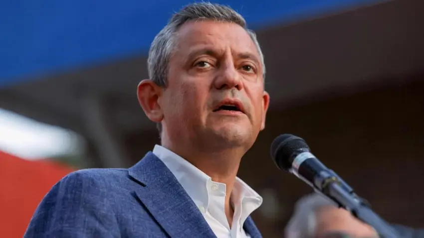 Serokê CHPê Özel, li Fasê tevlî civîna prezidyûma sosyalist Enternasyonalê dibe