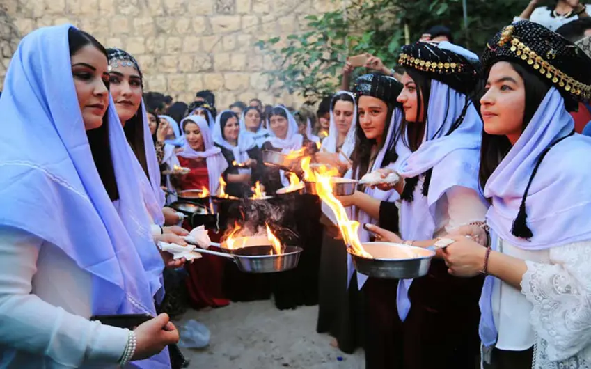 Konsulxaneya Amerîka ya Hewlêr Cejna Rojiyê ya Êzidiyan pîroz kir