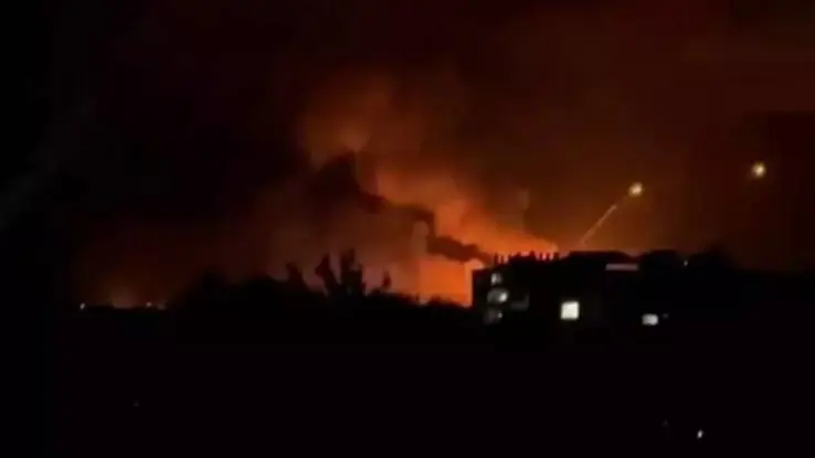 Israil, Suriye'de silah depolarini vurdu!