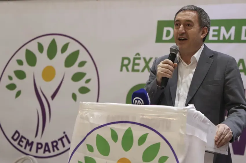 Bakirhan’dan Köksal’a cevap: Basina DEM Parti kadar tas düssün!