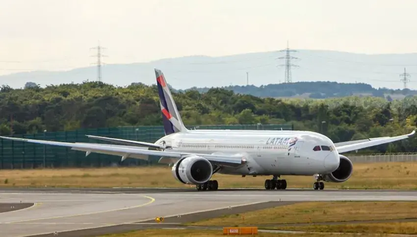 بەهۆی کێشەی تەکنیکییەوە لە فڕۆکەیەکدا 50 سەرنشین برینداربوون