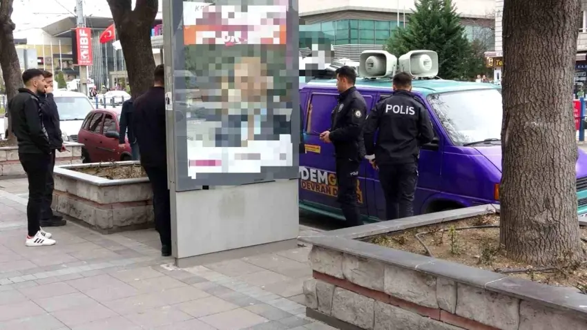 Li bajarê Kayseriyê bi guleyan li ereba DEM Partiyê xistin