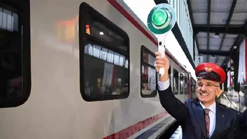 Dîroka sefera yekem a trêna turîstîk a di navbera Enqere û Diyarbekirê de hat eskerekirin