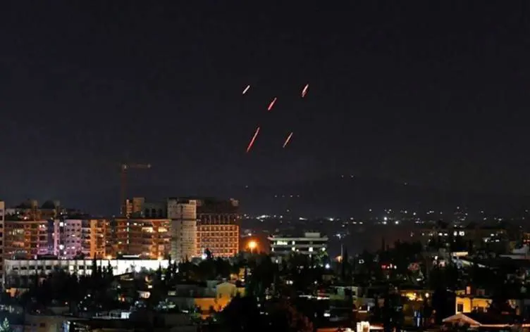 Sûriye: Îsraîlê gelek mosek avêtin hedefên leskerî yên li derdora Samê