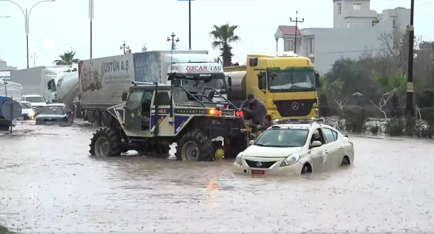 Serokwezîr Mesrûr Barzanî hisyariya lehiyê da parêzgarên Duhok û Hewlêrê