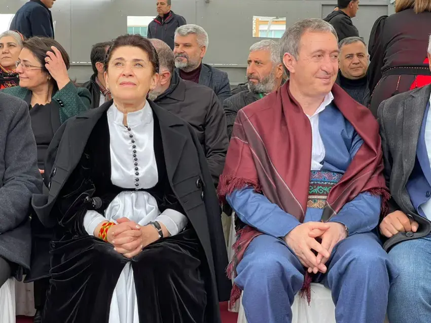 Newroza Amedê destpê kir: Leyla Zana besdar e