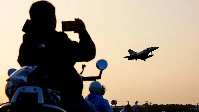 Çînê 36 balafir û 6 kestiyên ser sandin ser wî welatî