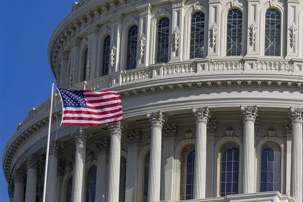 Senatoya Amerîkayê pêsnûmeya budçeya 1.2 trîlyon dolarî pejirand