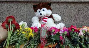 Hemwelatiyên Rûsyayê yên li Îstenbolê çîçekan danîn ber balyozxana Rûsyayê