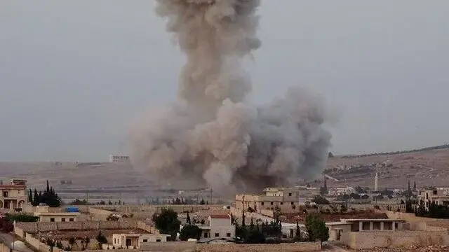 Îsraîlê êrîsî ser Balafirgeha Helebê kir