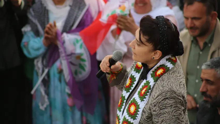 Leyla Zana: Bir kere de siz Kürtlere oy verin!