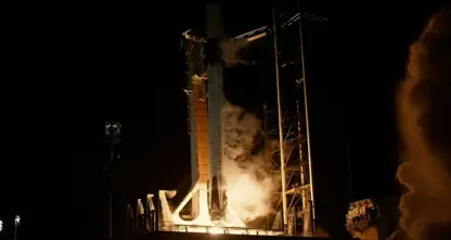 Dragon uzay aracini tasiyan Falcon-9 roketi firlatildi