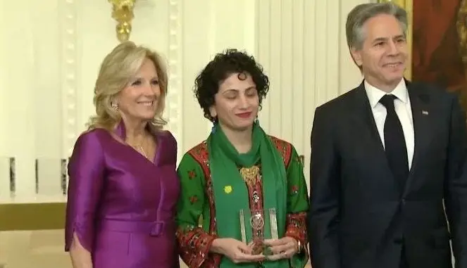 خەڵاتی نێودەوڵەتی ژنانی بوێر لە لایەن بلینکێن و ژنی جۆ بایدن ەوە درایە فەریبا بەلووچ