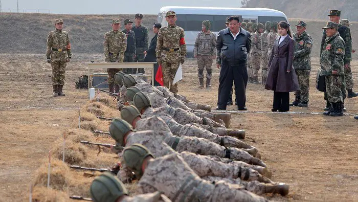 سەرۆکی کۆریای باکوور : ئێستا زیاتر لە جاران ئامادەین بۆ شەڕ