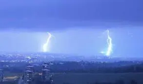 Serokê karên diyaneta Tirkiyê Erbas li Vatikanê bi Papa Fransuva re hevdîtin kir
