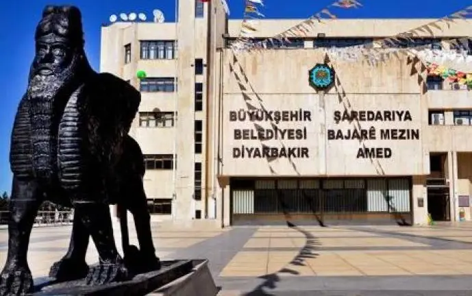 Esnafên Amedê wê bi navên Kurdî kêmtir bacê bidin