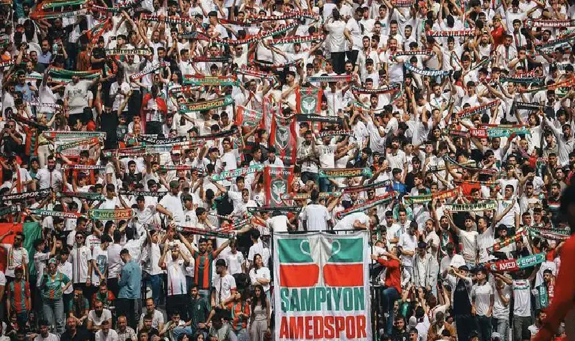 Wekîlê Diyarbekirê yê AK Partiyê sampiyoniya Amedsporê pîroz kir