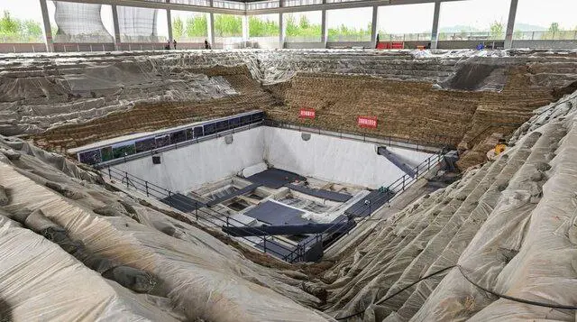 دۆزینەوەی گۆڕی نهێنی و سەرسووڕهێنەری پاشایەک!