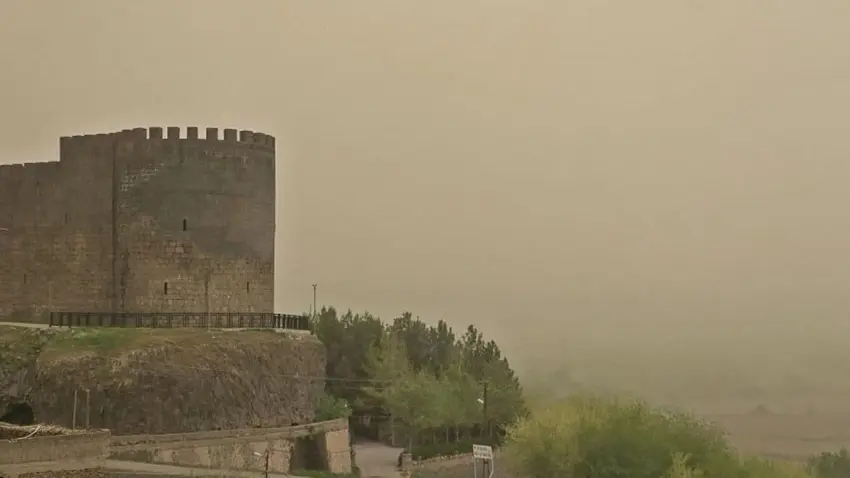 Li Kurdistanê tozê asîman dagirt: 120 kesan rakirin nexwesxaneyan