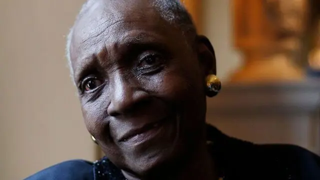 تاکە براوەی جێگرەوەی خەڵاتی نۆبڵی ئەدەب کۆچی دوایی کرد