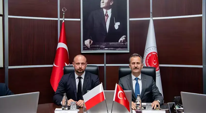 Wezîrê sanayiya bergiriyê yê Tirkiyê Görgün hemkarê xwe yê Polonyayê qebûl kir