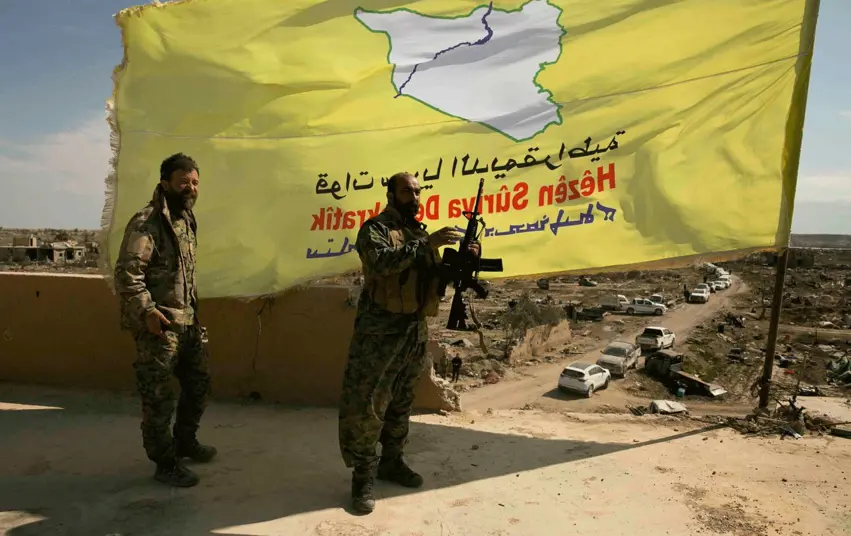 Êrîsa çeteyên DAISê û hêzên Sûriyeyê ya li dijî HSDê: 4 kustî, 7 birîndar